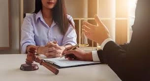 التقاضي والتمثيل القانوني